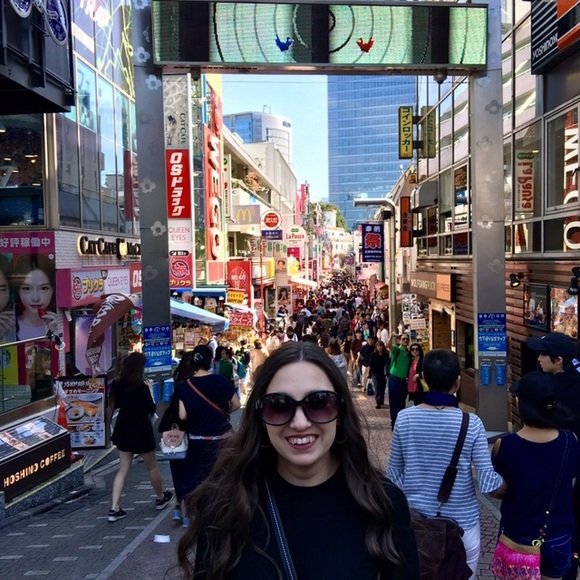 Meet your Posher, Amy - Picture 3 of 3